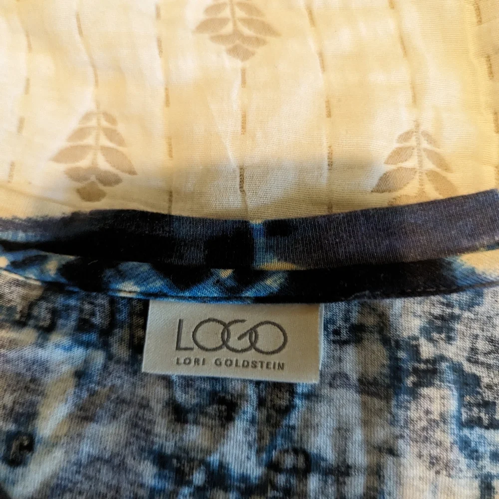 Logo asymmetrical tunic top abstract floral pocket - Picture 7 of 9
